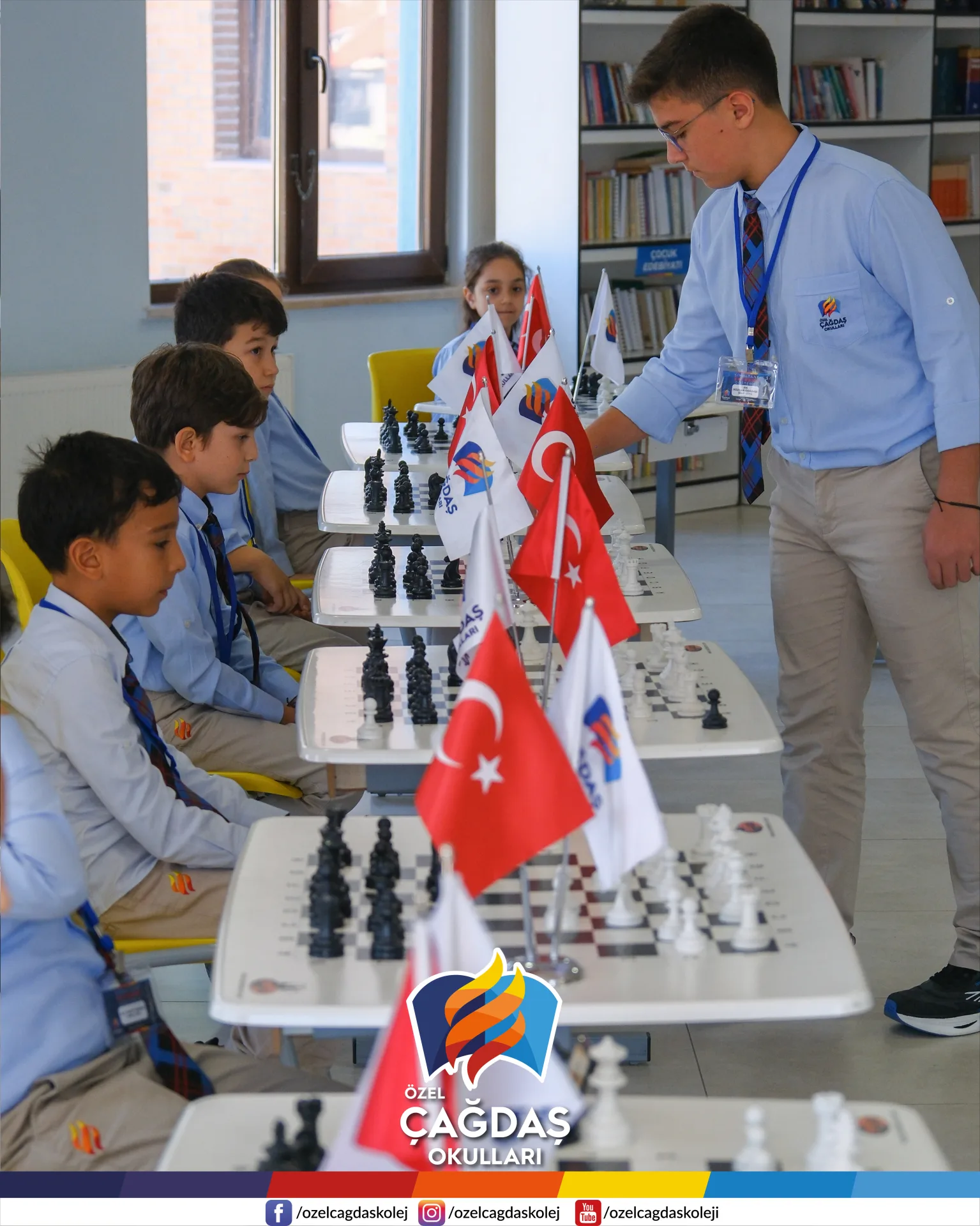 ÇAĞDAŞ SİMULTANE SATRANÇ GÖSTERİSİ