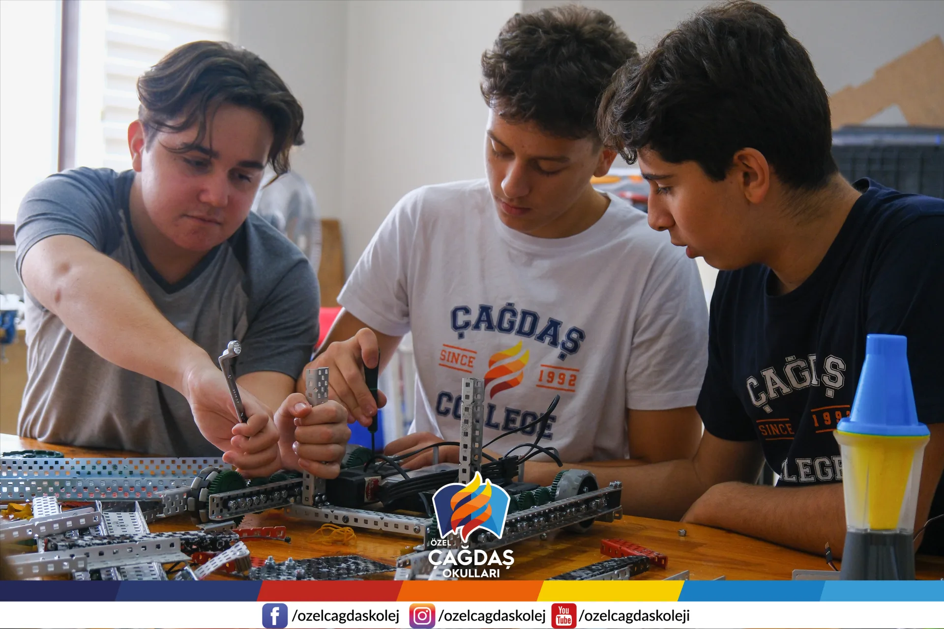 ORTAOKUL VE LİSE ROBOTİK KULÜPLERİMİZ CODEWEEK’TE!