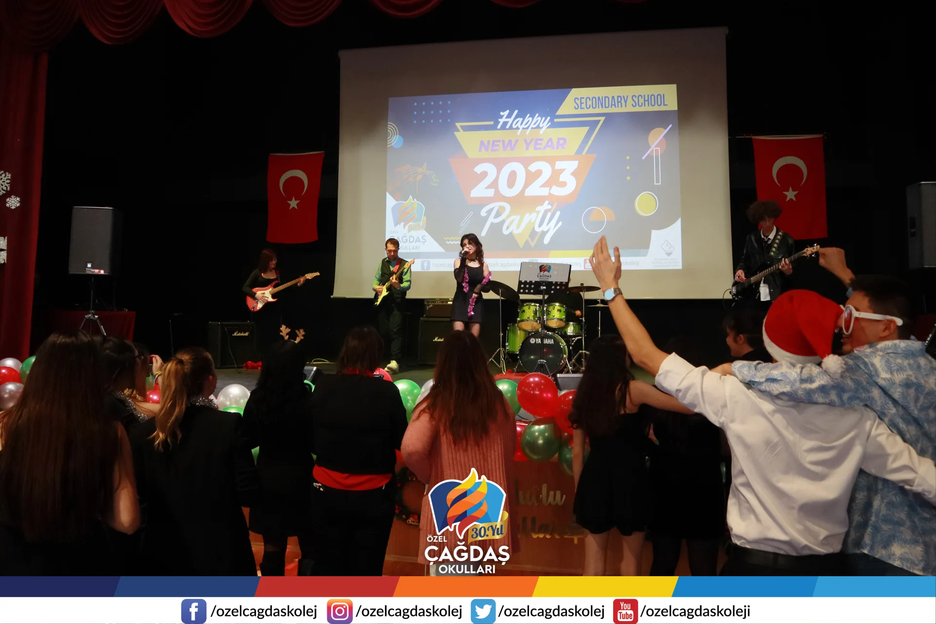 LİSE ÖĞRENCİLERİMİZ YENİ YILI COŞKUYLA KARŞILADI