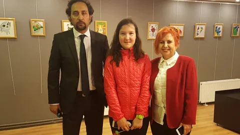 7. Sınıf Öğrencimiz Eda İpek Özgüler’in Resim Sergisi Açıldı