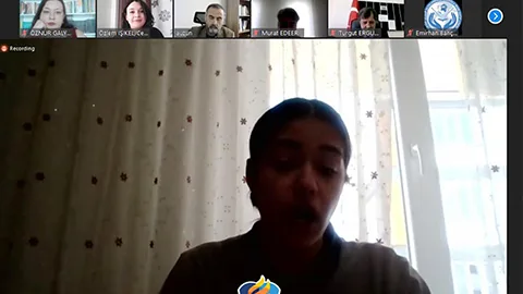 LİSE ÖĞRENCİMİZ BİLDİRİSİ İLE SEMPOZYUMDA